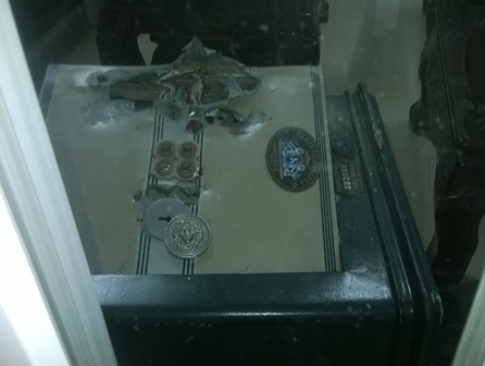 Hai biệt thự liền kề bị trộm đột nhập - 2 Két sắt bị kẻ gian cạy phá lấy tài sản
