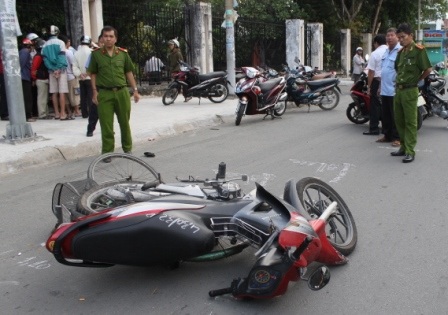 Hai phương tiện tại hiện trường.