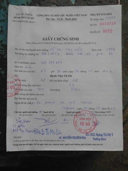 Giấy chứng sinh của Hồ Thị Thu Vân