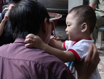 Bé Hồ Đinh Gia Huy đang được chăm sóc tốt tại 