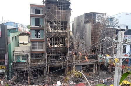 Quán karaoke Idol số 184 Trần Quốc Thảo bị thiêu rụi.