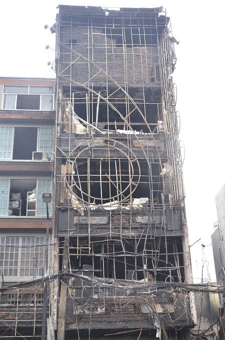 Quán karaoke Idol số 184 Trần Quốc Thảo bị thiêu rụi.