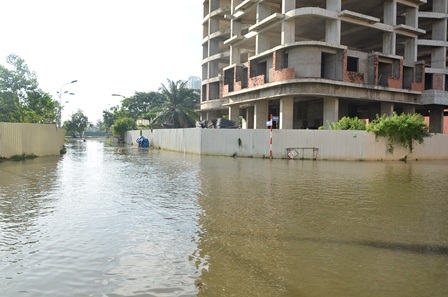 Khu dân cư Conic chìm trong biển nước