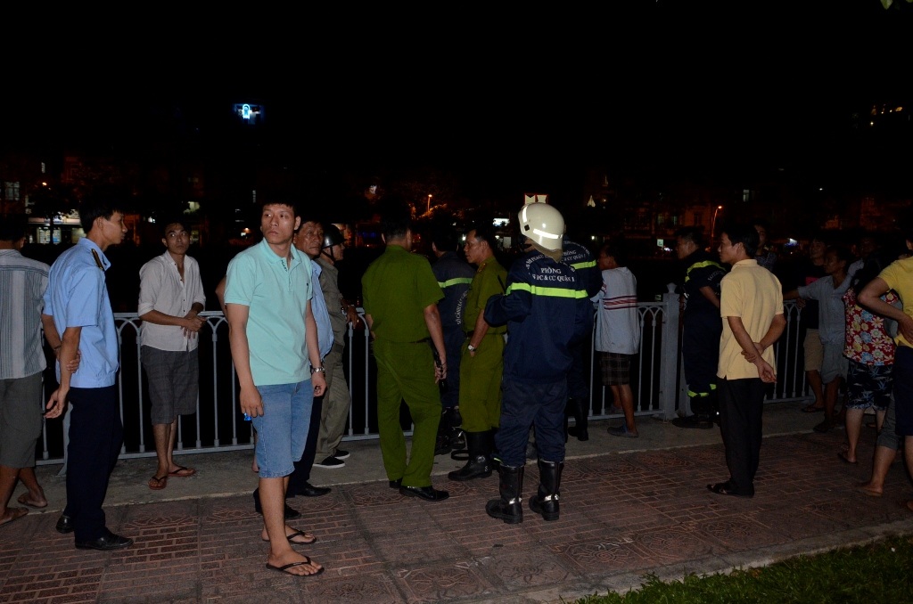 Lực lượng chức năng có mặt để triển khai công tác tìm kiếm