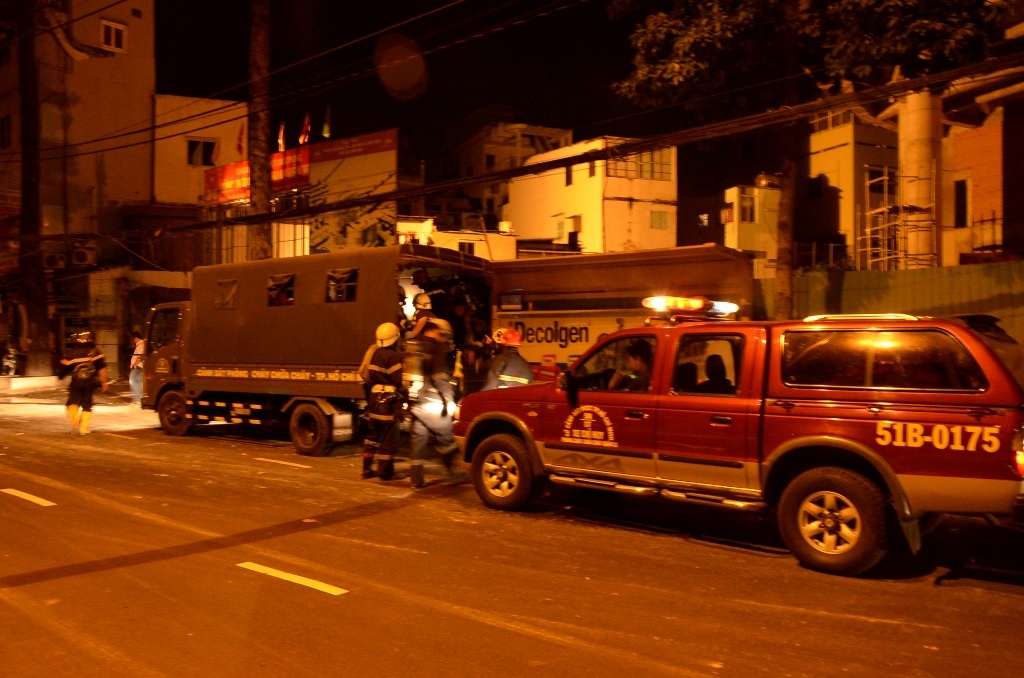 Lực lượng Cảnh sát PCCC quận 11 có mặt tại hiện trường