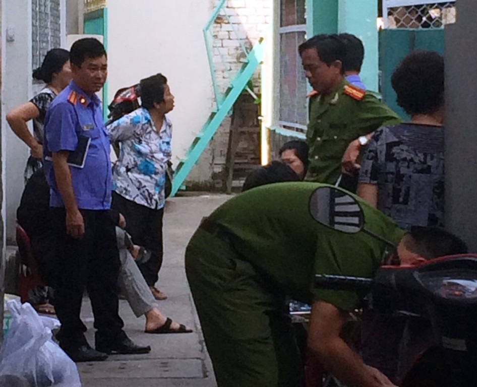 Sáng nay các đơn vị nghiệp vụ công an TPHCM tiếp tục khám nghiệm hiện trường