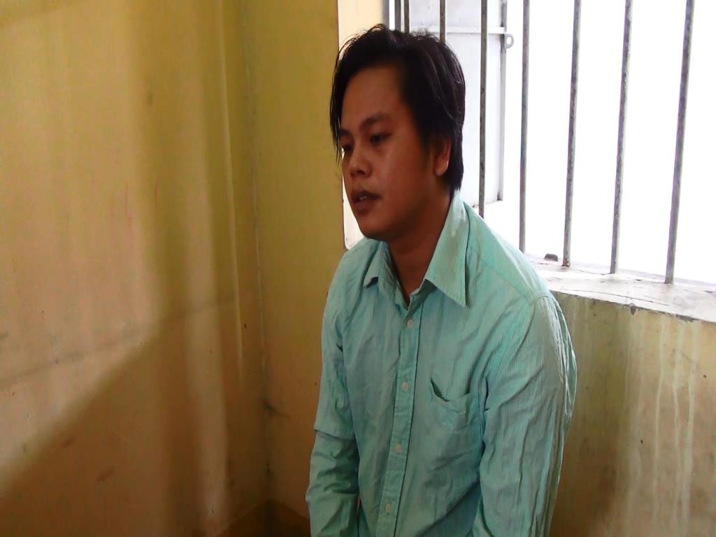 Trần Thúc Kháng tại cơ quan công an