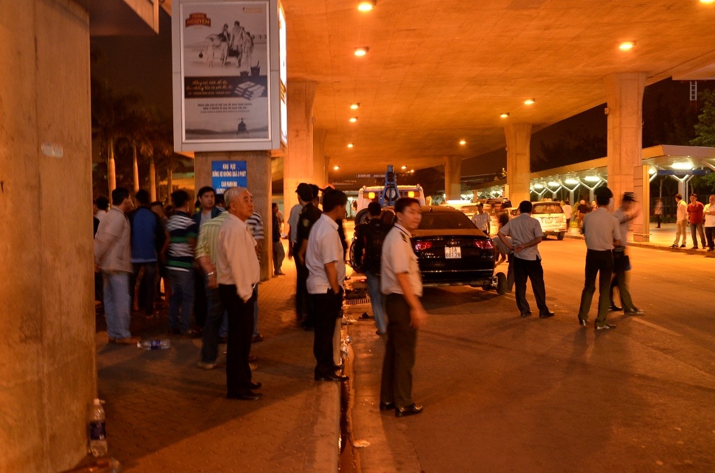 Hiện trường vụ tai nạn tại nhà ga quốc tế Tân Sơn Nhất khiến 11 người bị thương