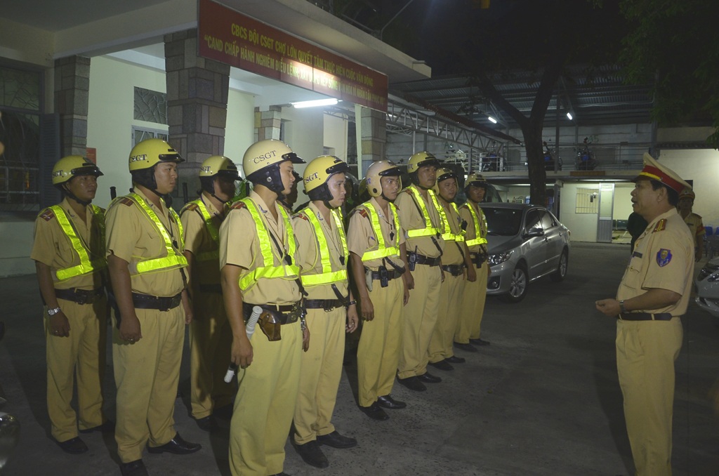 Ban chỉ huy Đội quán triệt nội dung các chiến sĩ trước khi làm nhiệm vụ