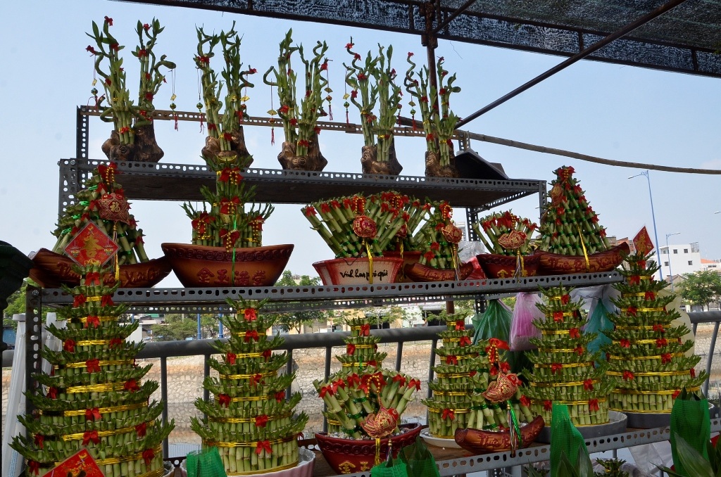 Chợ hoa quy tụ hàng trăm loại hoa khác nhau