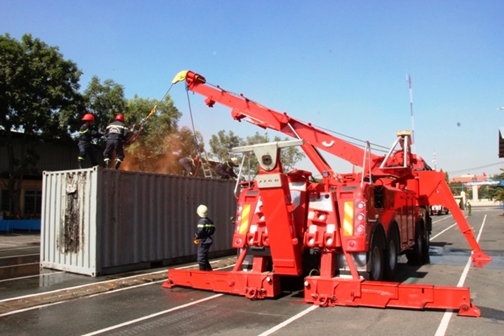 Xe cẩu chuyên dụng cứu hộ đường hầm