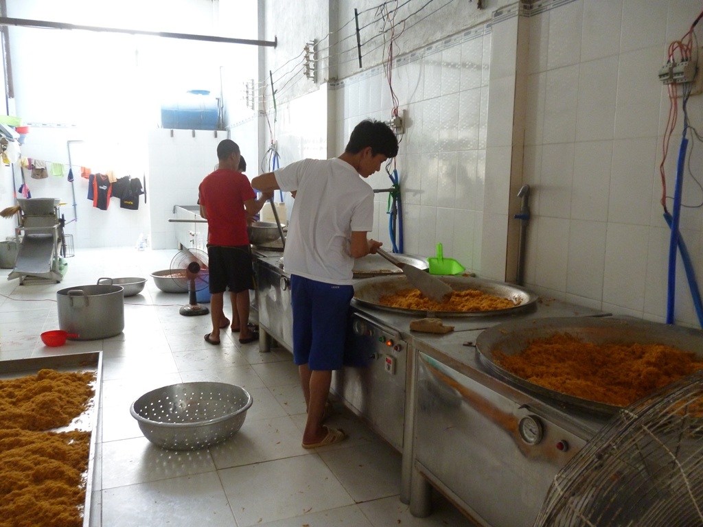 Cơ sở sản xuất chà bông chui bị phát hiện tại nhà ông Tuyển