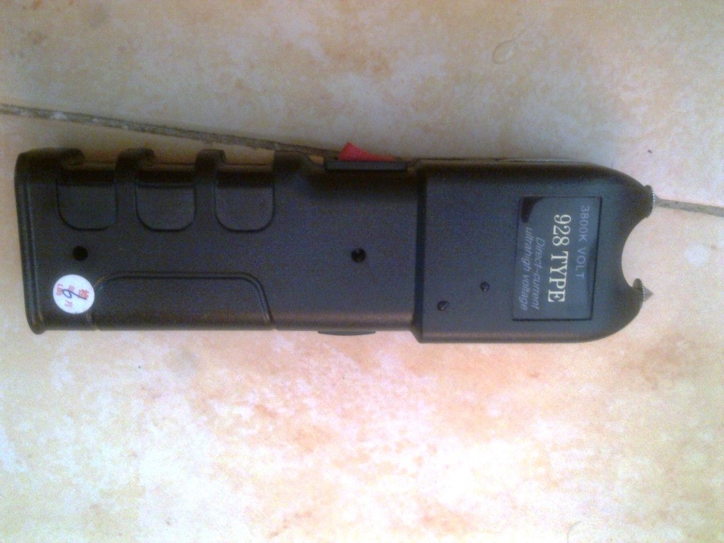 Băng cướp thường sử dụng roi điện khi ra tay cướp tài sản