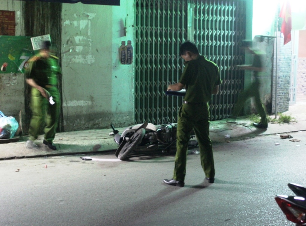 Công an tổ chức khám nghiệm hiện trường