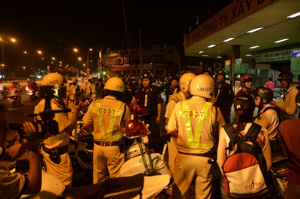 Lực lượng phối hợp kiểm tra phòng chống đua xe trên địa bàn TPHCM