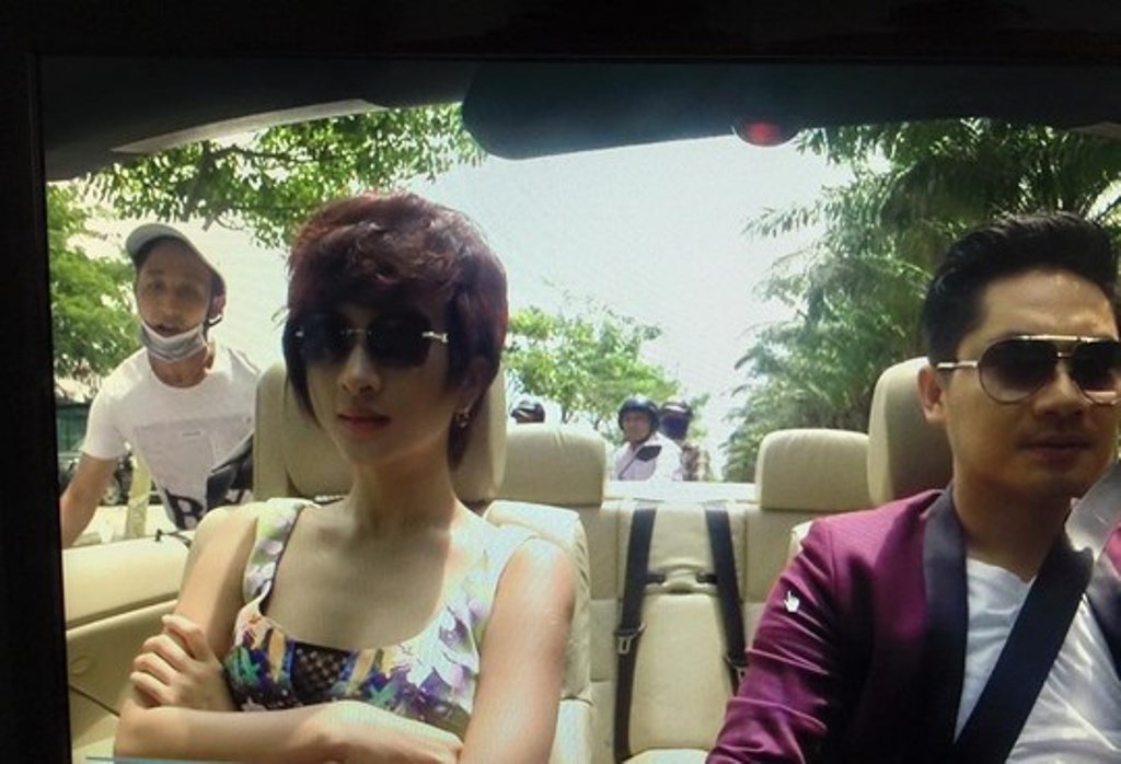 Diễn viên Kim Tuyến bị cướp giỏ xách khi đang đóng phim - 1 Camera ghi lại