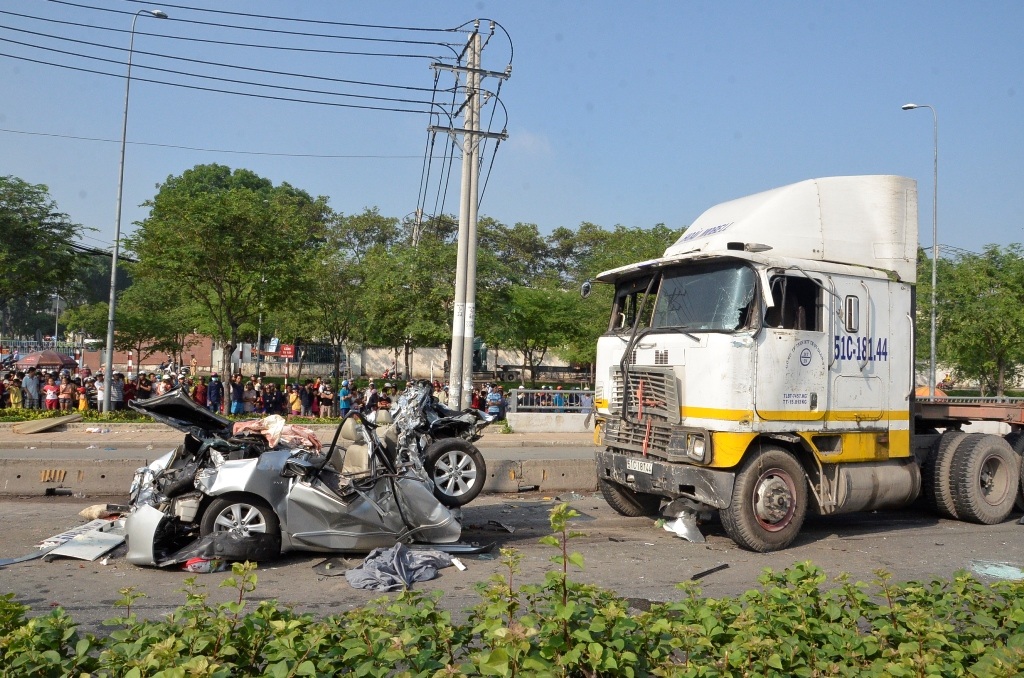 Hiện trường vụ tai nạn đặc biệt nghiêm trọng do xe ông Răng gây nên khiến 5 người chết