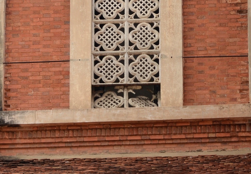 Các hạng mục khác cũng bị hư hỏng