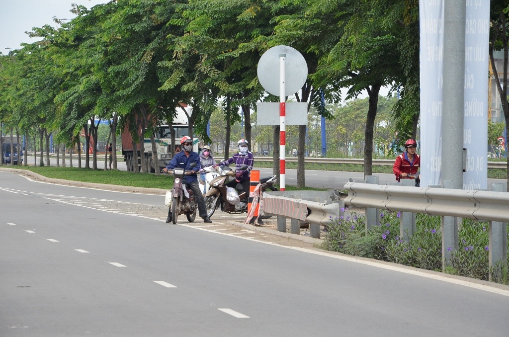 Khi phát hiện CSGT, nhiều người đã tìm cách quay đầu xe để tránh.