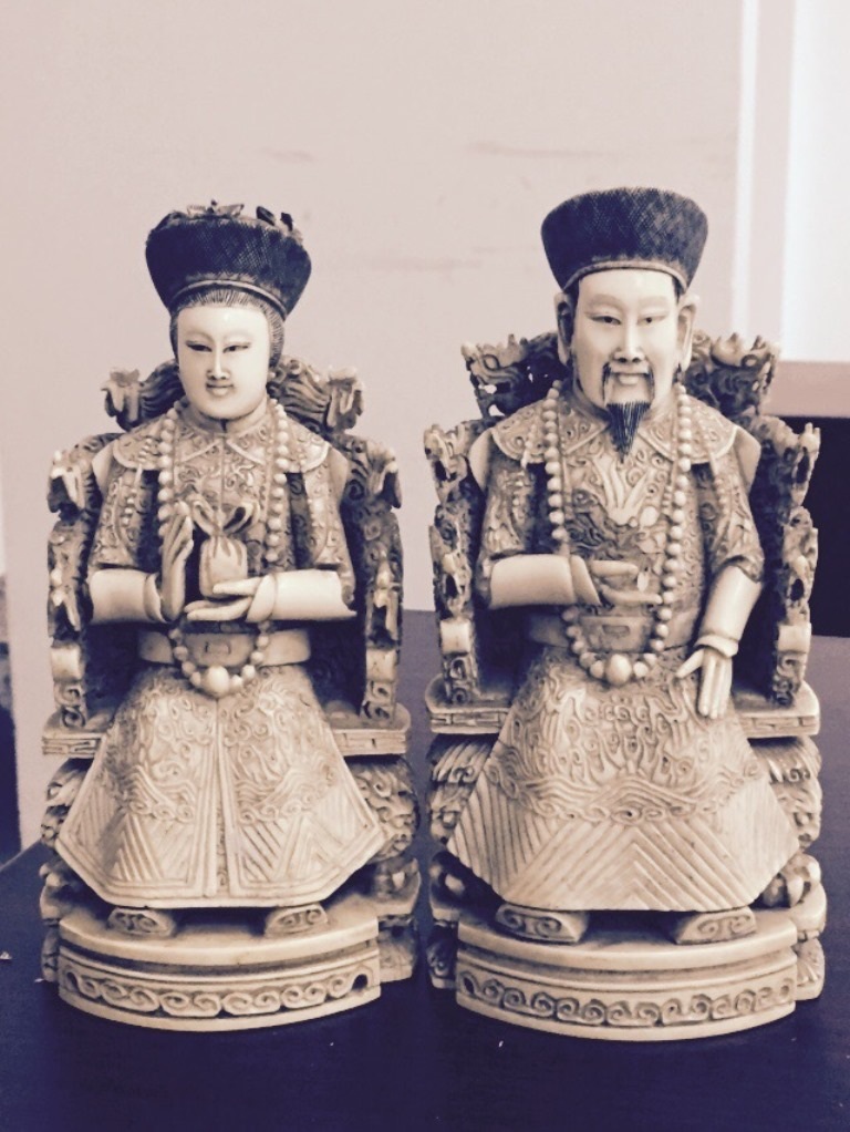 Hai bức tượng điêu khắc sau khi giám định cho kết quả chính là ngà voi Châu Phi