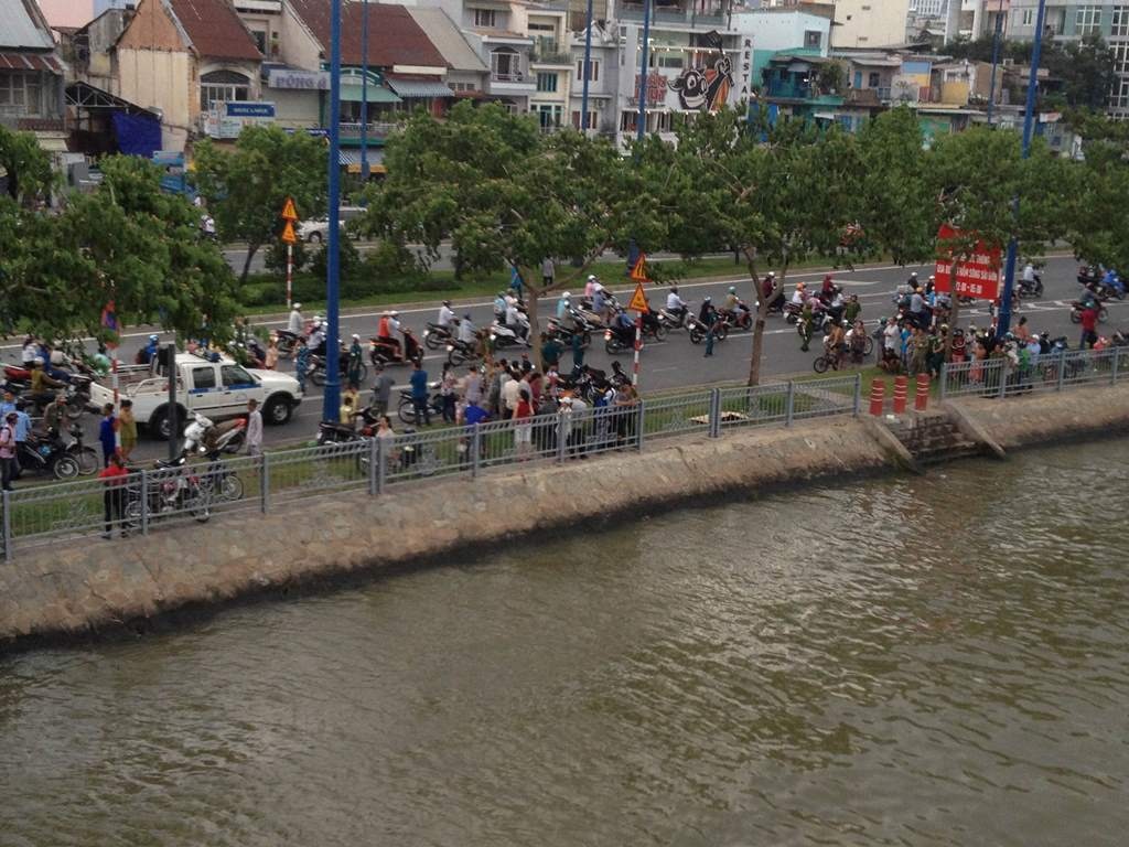 Khu vực mà người đàn ông gieo mình xuống kênh