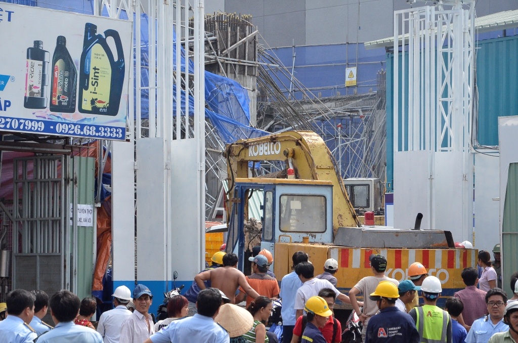 Hiện trường vụ sập giàn giáo