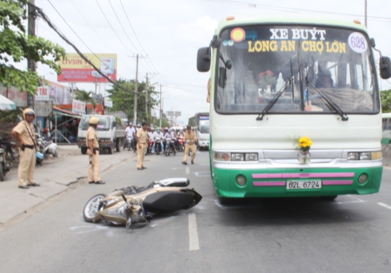 Hiện trường vụ tai nạn khiến ông Khanh bị cán nát chân