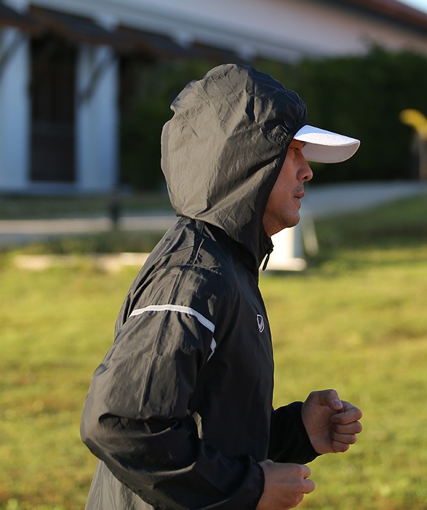 Tuyển thủ Việt Nam chạy bộ thư giãn ở khách sạn 5 sao - 4