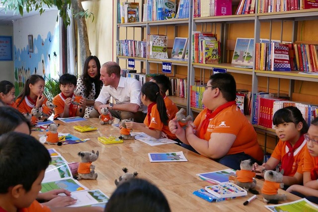 Hoàng tử Anh William uống cà phê, dạo phố cổ Hà Nội - 10 Hoàng tử Anh William uống cà phê, dạo phố cổ Hà Nội - 10