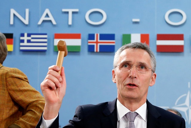 NATO, Nga họp bàn về sự ổn định của châu Âu - 1
Tổng thư ký NATO Jens Stoltenberg chủ trì một cuộc họp của khối ở Brussels, Bỉ ngày 6/12 (Ảnh: Reuters)