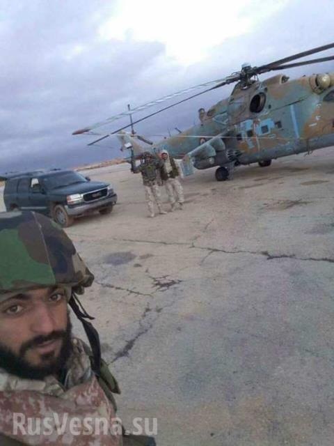 Không quân Syria chôn vùi IS ở Palmyra - 1 Quân đội Syria ở căn cứ không quân T4