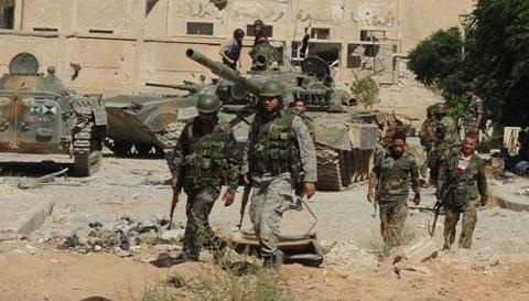 Mỹ thả IS đánh Deir-ez-Zor, Syria gặp thế trận kép - 1 Quân đội Syria tiếp tục phải chống IS trên mặt trận Deir ez-Zor
