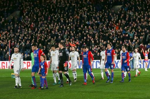 
Rooney (ngoài cùng bên trái) có trận đấu trở lại đội hình xuất phát
