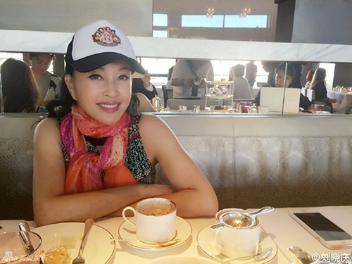 "Võ Tắc Thiên" Lưu Hiểu Khánh trẻ đẹp trong tiệc sinh nhật lần thứ 61 - 11 "Võ Tắc Thiên" Lưu Hiểu Khánh trẻ đẹp trong tiệc sinh nhật lần thứ 61 - 11