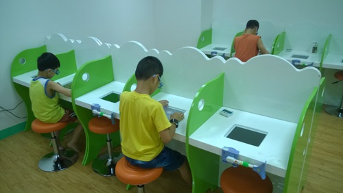 Cải thiện thị lực cho trẻ bị cận thị bằng… tập luyện - 3 Cải thiện thị lực cho trẻ bị cận thị bằng… tập luyện - 3