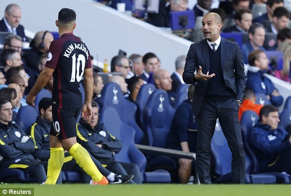 Tottenham 2-0 Man City: Thất bại đầu tiên của Guardiola - 1
Cả Aguero lẫn Guardiola đều trải qua một trận đấu mờ nhạt