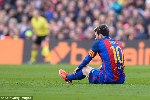 Barcelona đánh rơi chiến thắng trước Real Madrid tại Nou Camp - 5
Messi bất lực trước hàng thủ Real Madrid