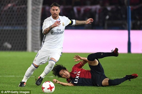 C.Ronaldo lập hattrick, Real Madrid vô địch FIFA Club World Cup 2016 - 5
Ramos và hàng thủ Real Madrid có ngày làm việc đầy vất vả