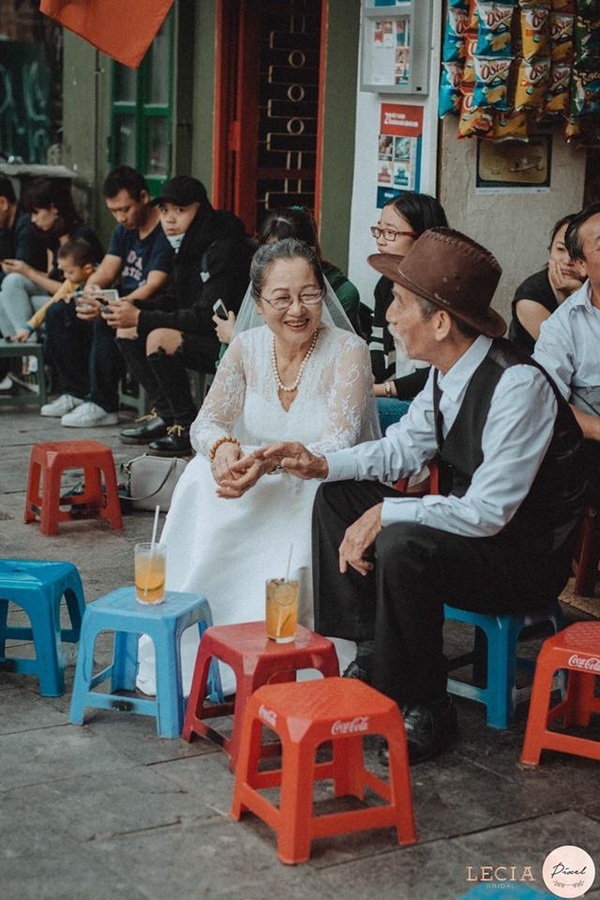 Bộ ảnh cưới gây sốt của vợ chồng nghệ sĩ U80 Mai Ngọc Căn - 8 Bộ ảnh cưới gây sốt của vợ chồng nghệ sĩ U80 Mai Ngọc Căn - 8