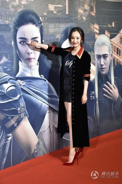 
Bà mẹ một con ngày càng sành điệu và cuốn hút!
