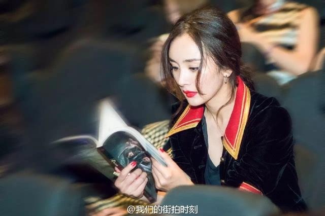 
Gương mặt ngày càng hoàn hảo của Dương Mịch cũng khiến người đẹp đau đầu vì tin đồn dao kéo thẩm mỹ.
