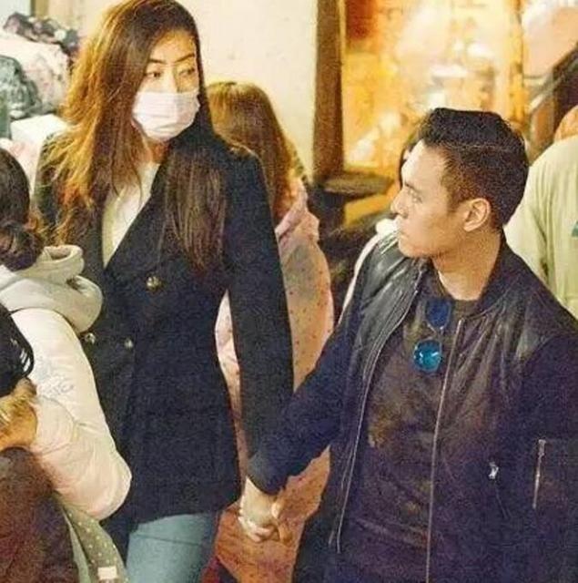 “Bồ” cũ của Quách Phú Thành đã kết hôn - 9
Lâm Đại Hùng từng có 8 năm hò hẹn yêu đương với Quách Phú Thành trước khi đến với doanh nhân họ Quách.