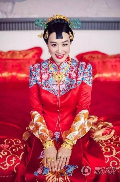Chung Lệ Đề và chồng trẻ đi nghỉ trăng mật sau đám cưới hoành tráng - 16
Nữ diễn viên nổi tiếng Chung Lệ Đề lên xe hoa lần thứ ba trong đời.