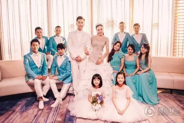 Chung Lệ Đề và chồng trẻ đi nghỉ trăng mật sau đám cưới hoành tráng - 15
Phù dâu và phù rể cùng hai cô con gái riêng của Chung Lệ Đề xuất hiện trong bộ ảnh cưới đặc biệt của Chung Lệ Đề - Trương Luân Thạc.
