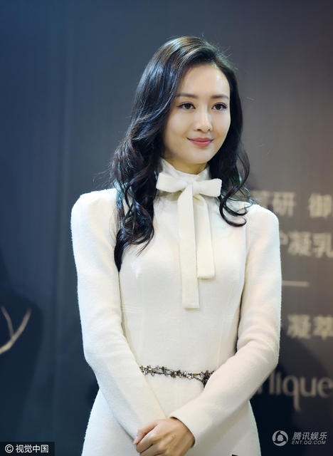 "Người thứ ba" Vương Âu lên tiếng về mối quan hệ với Lưu Khải Uy - 5
Vương Âu bỗng chốc nổi tiếng nhờ scandal tình cảm với Lưu Khải Uy.