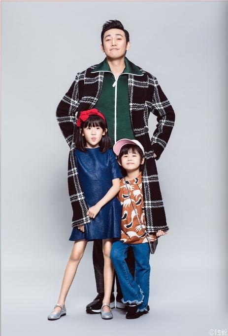 
Tình yêu của họ bắt đầu khi cả hai cùng là sinh viên khoa diễn xuất Học viện hý kịch Thượng Hải. Ngay lần gặp gỡ đầu tiên, Lục Nghị đã trúng tiếng sét ái tình với cô bạn học xinh đẹp và quyết tâm theo đuổi cô. Dần dần, nhờ sự kiên trì đeo bám, cuối cùng trái tim Bào Lôi đã rung động và họ chính thức trở thành tình nhân sau 1 năm quen biết.
