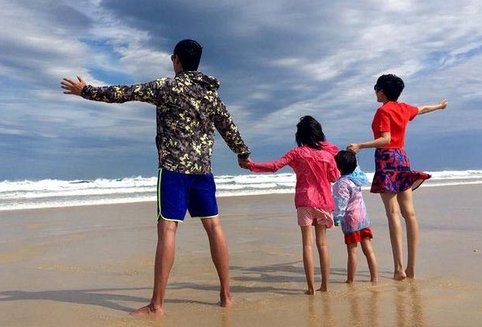 Gia đình nhỏ hạnh phúc của "Bao Thanh Thiên" Lục Nghị - 13