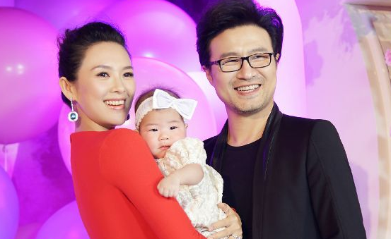 Chương Tử Di tổ chức sinh nhật cho con gái riêng của chồng - 4
Chương Tử Di và rocker Uông Phong đã có 1 năm vợ chồng và có một cô con gái chung.