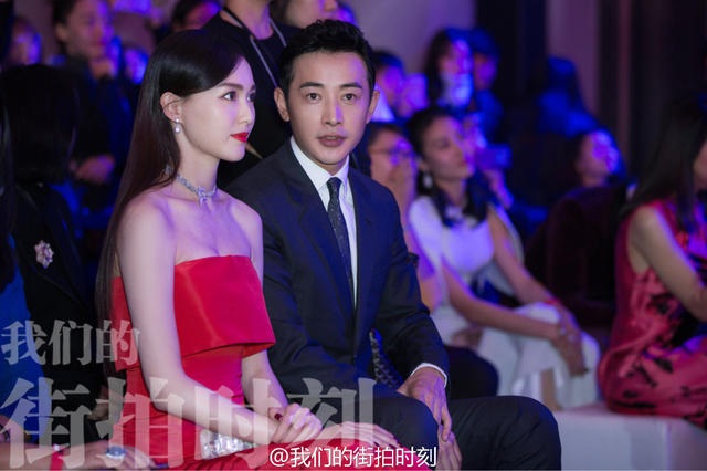 Đường Yên đẹp đôi bên bạn trai La Tấn - 5
Cặp đôi không rời nhau nửa bước suốt sự kiện. Họ trông rất đẹp đôi bên nhau.