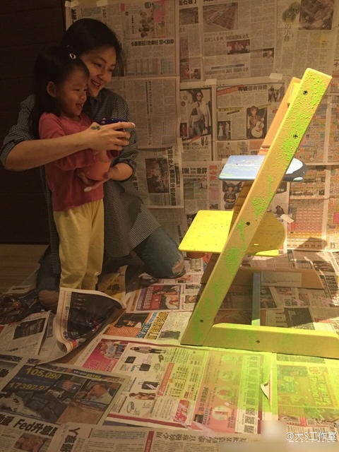 Từ Hy Viên lộ dáng "mập mạp" trong ngày tái xuất - 11
Từ Hy Viên thích dành thời gian bên các con. Cô cho biết, khi ra ngoài làm việc, cô chỉ nghĩ tới các con và mong muốn sớm quay về nhà. Nhận xét về hai đứa con, Từ Hy Viên cho hay, cô con gái đầu lòng của cô tính cách vui vẻ trong khi cậu con trai thứ hai lại khá nghiêm túc.